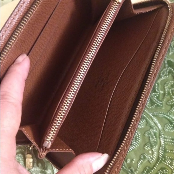 RARE LOUIS VUITTON WALLET - Picture 3 of 8